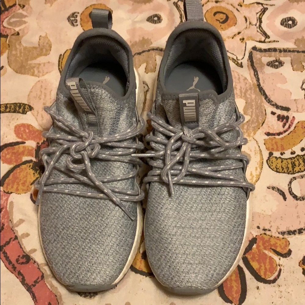 Puma size 6 in gray